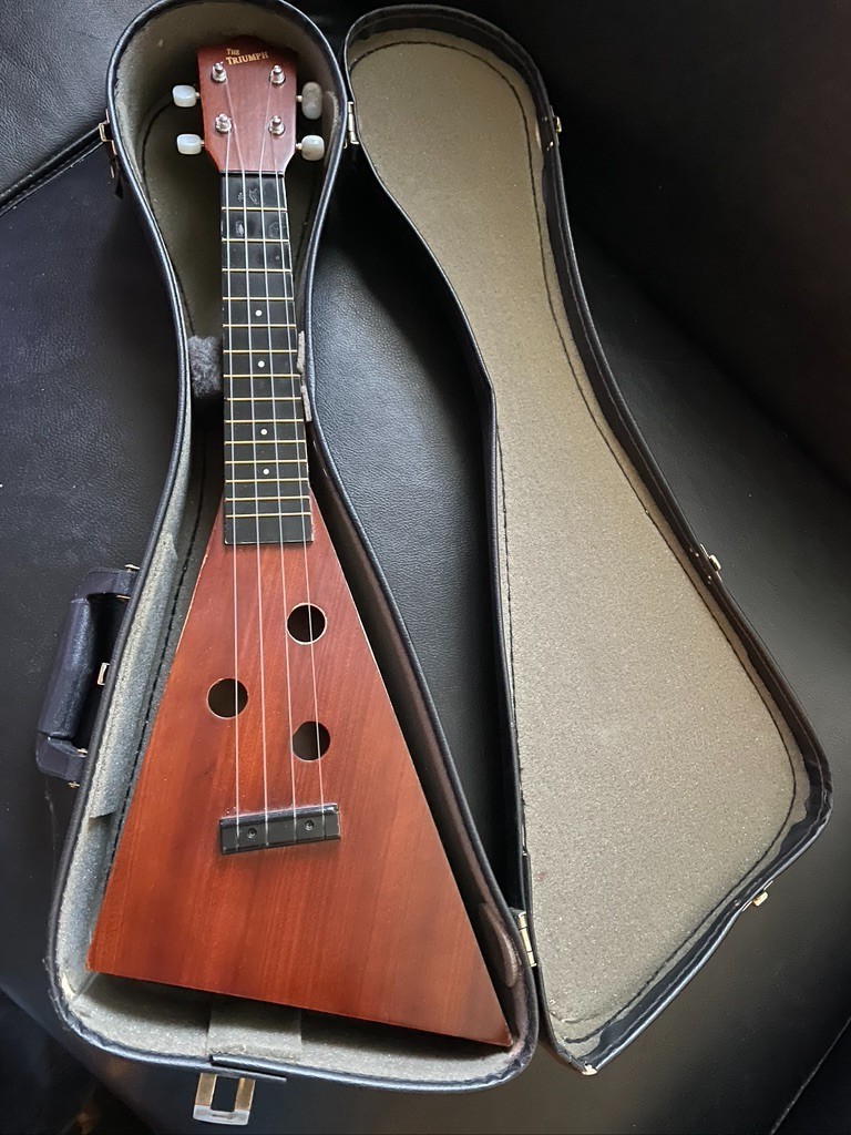 Rare Vintage the Triumph Concert Ukulele Triangle Doan Design 1970’s w/Case
