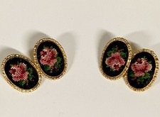 Paar alte Manschettenknöpfe Rosenmotiv Petit Point Stickerei goldfarben Video