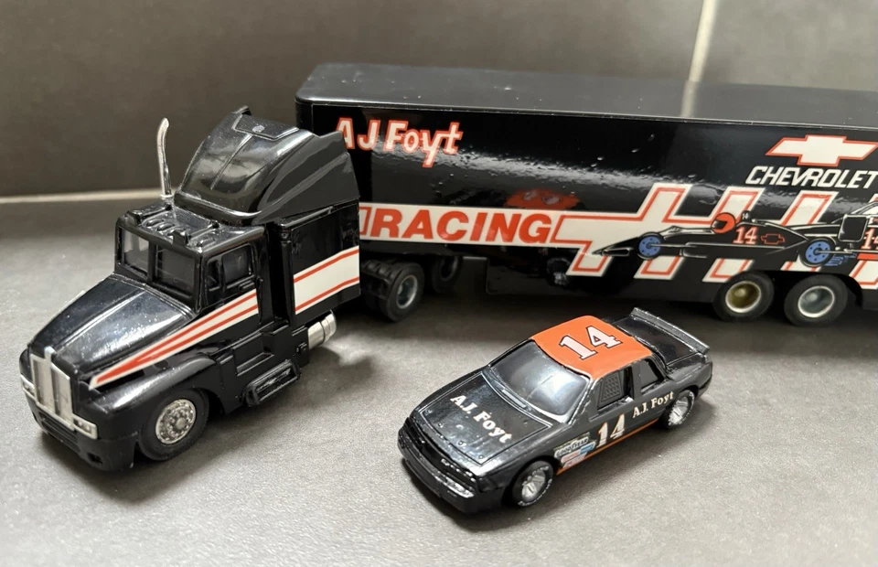 NASCAR TEAM TRANSPORT CHEVROLET 1/64. 1991 - Photo 2/4