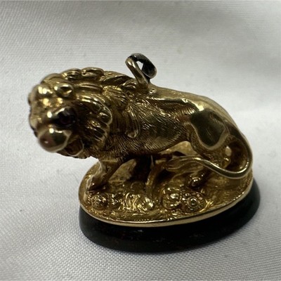 Metal Gold Plated Lion  fob Figurine Carvings Black Oval Base Animals 