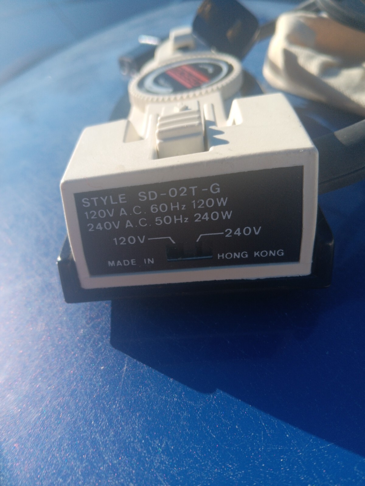 Osrow Travel Mini Iron With Carring Bag, And European Plug Adapter 120/240 Volts