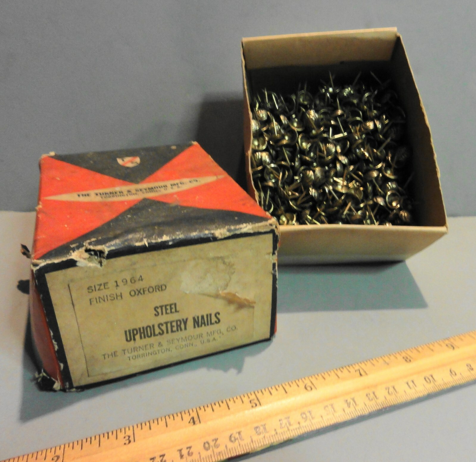 TURNER & SEYMOUR DECORATIVE UPHOLSTERY NAILS BOX LOT OXFORD FINISH SIZE 1964