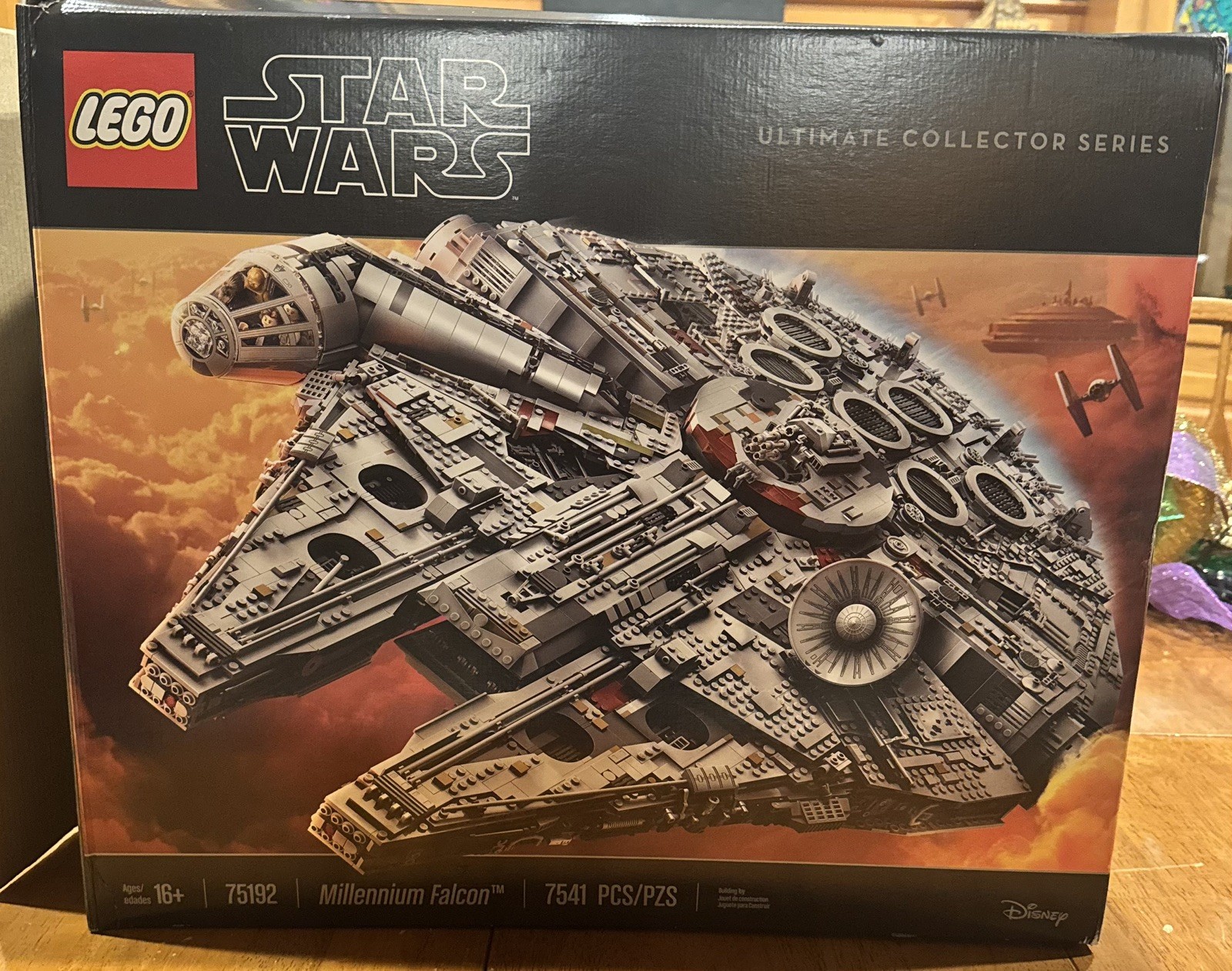 LEGO 75192 Star Wars Millennium Falcon Complete Original Box Manuals ASSEMBLED