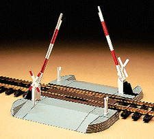 LGB 50650 G Scale Crossing Gates