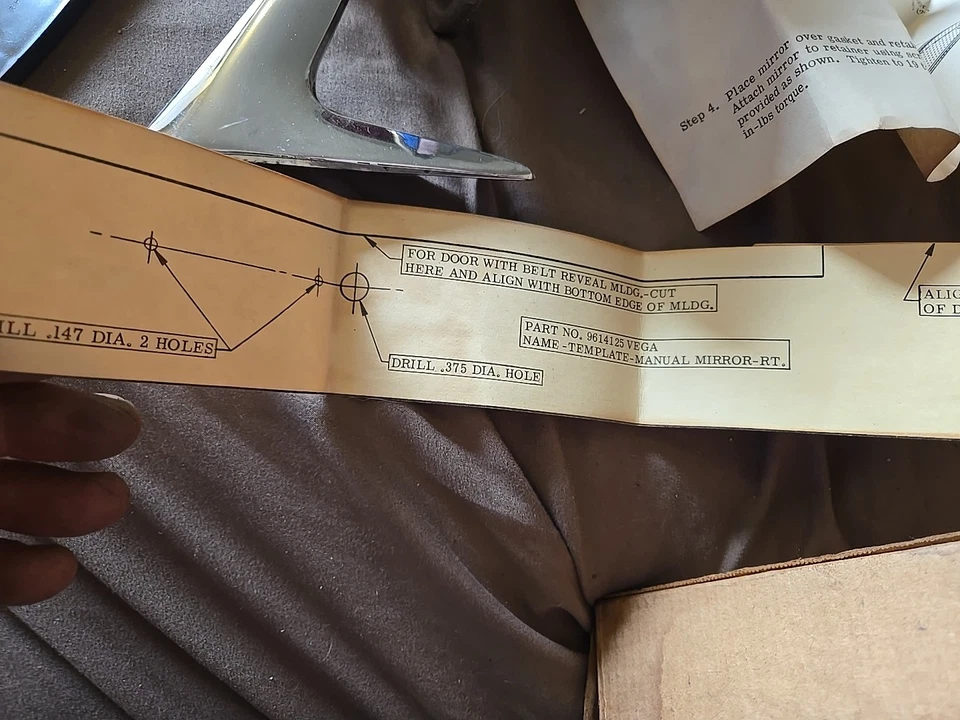 ESPEJO RETROVISOR LATERAL PASAJERO CHEVY VEGA 1971-74 994106 OEM VINTAGE COMO NUEVO CON HERRAJES Foto 4 de 4