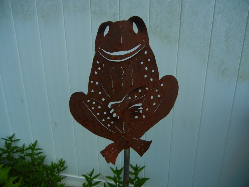 FROG DECORATION METAL 15" TALL X 12"WIDE 1/8" THICK CONTURED FEATURES