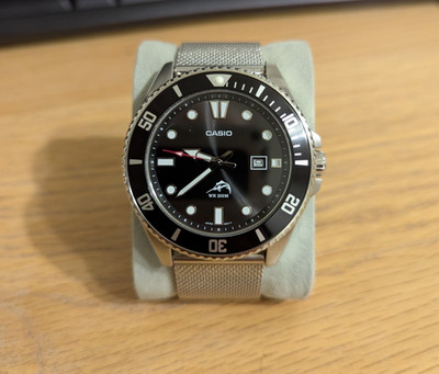 Casio MDV106-1AV Men's Diver Wristwatch with Aftermarket Milanese bracelet