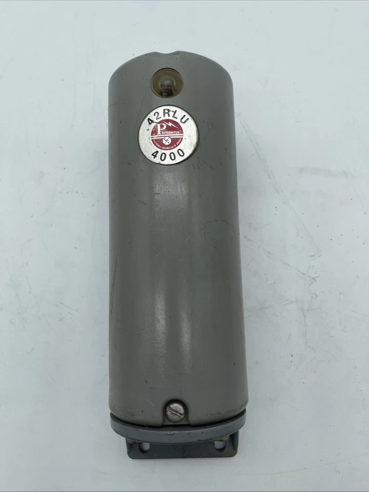 Allen Bradley Photoswitch 42RLU-4000B Series B Retroreflective Control(1122) - Image 2 of 4