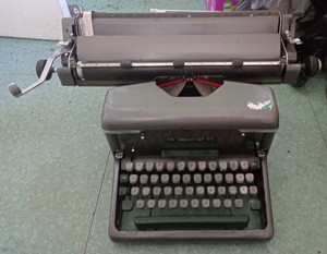 Imperial 66 Typewriter | eBay UK