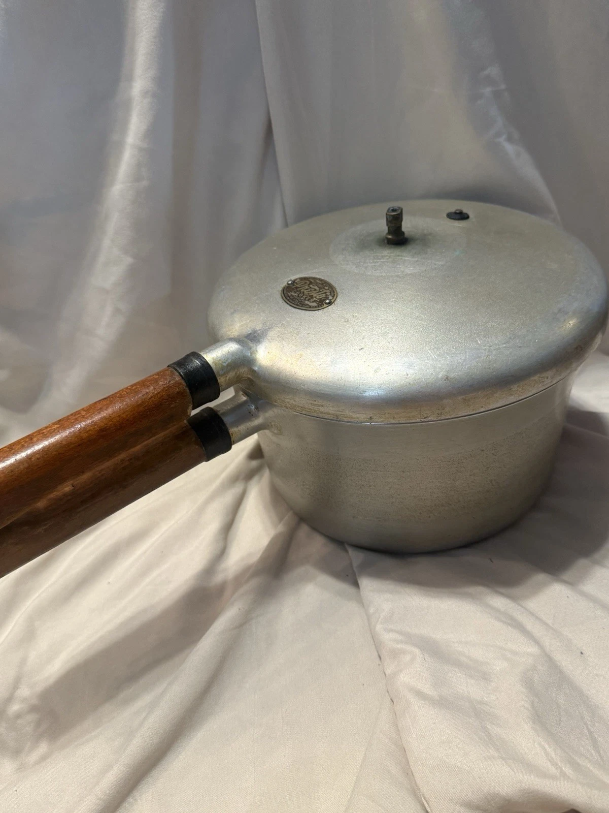 Vintage Aluminum Presto 40 Pressure Cooker 4 Qt Wooden Handles