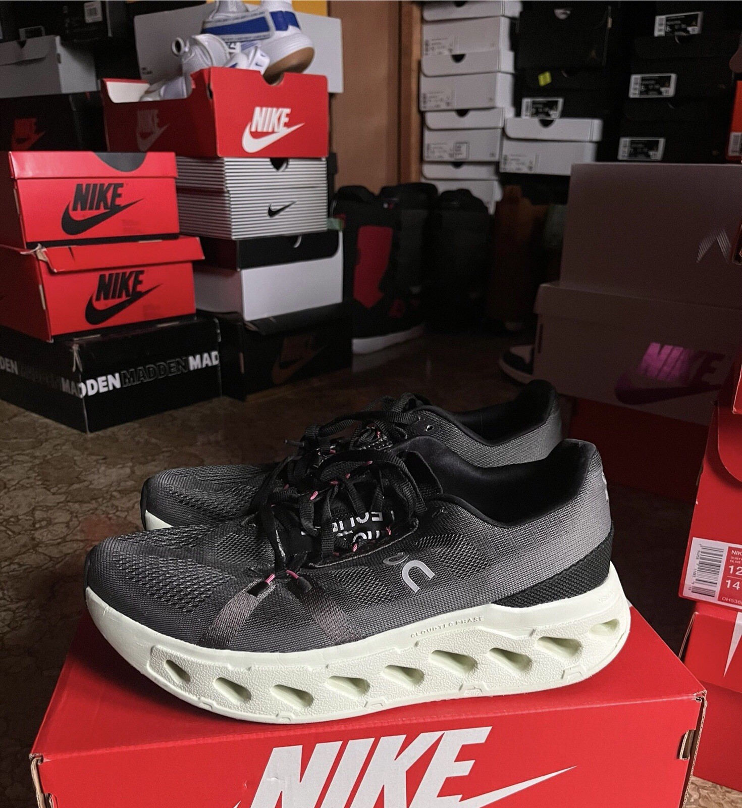 ON Running Brand Cloud Cloudeclipse Black/Green P… - image 5