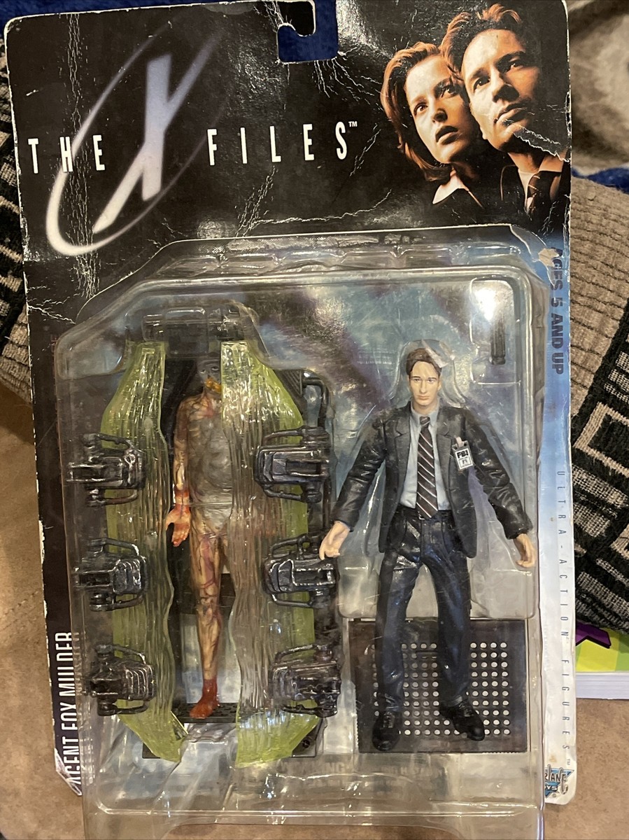 X-Files/シリーズⅠ Fox Mulder フィギュア 移動ベッド付き Amazon.com: X FILES AGENT FOX MULDER SERIES 1 WITH MUMMY AND