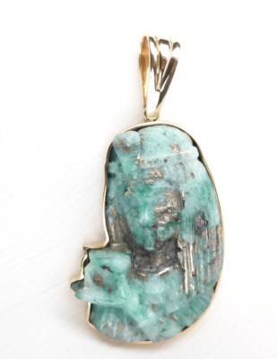 Colombian Carved Emerald Cleopatra Face Pendant 18K Yellow Gold Muzo