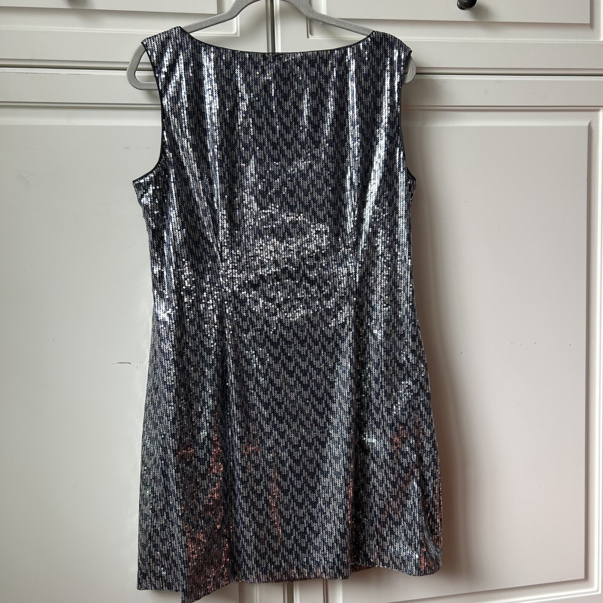 white house black market sequin dress Black Sleeveless Mini SilkRoll eye Partially lined Hanger loops Regular length white-house-black-market-black-sequin-sheath-dress-inaugural-gown-collection5 - MEMORANDUM | NYC