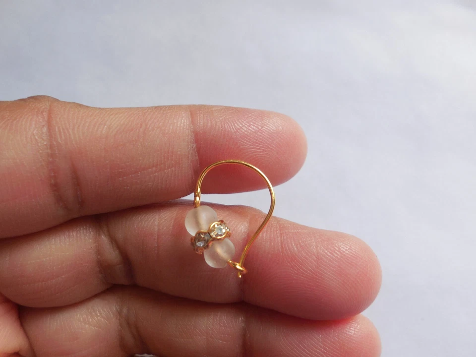 Piercing anillo nariz con cuentas indio Maharashtrian Nath enchapado en oro joyería de moda Foto 2 de 2