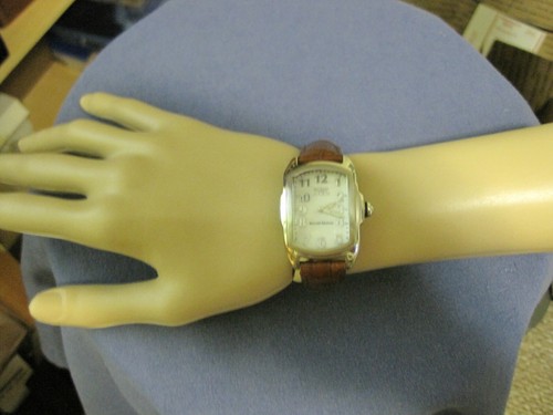 H 4 ladys  stainless steel INVICTA lupah special addition quartz watch - Picture 3 of 6