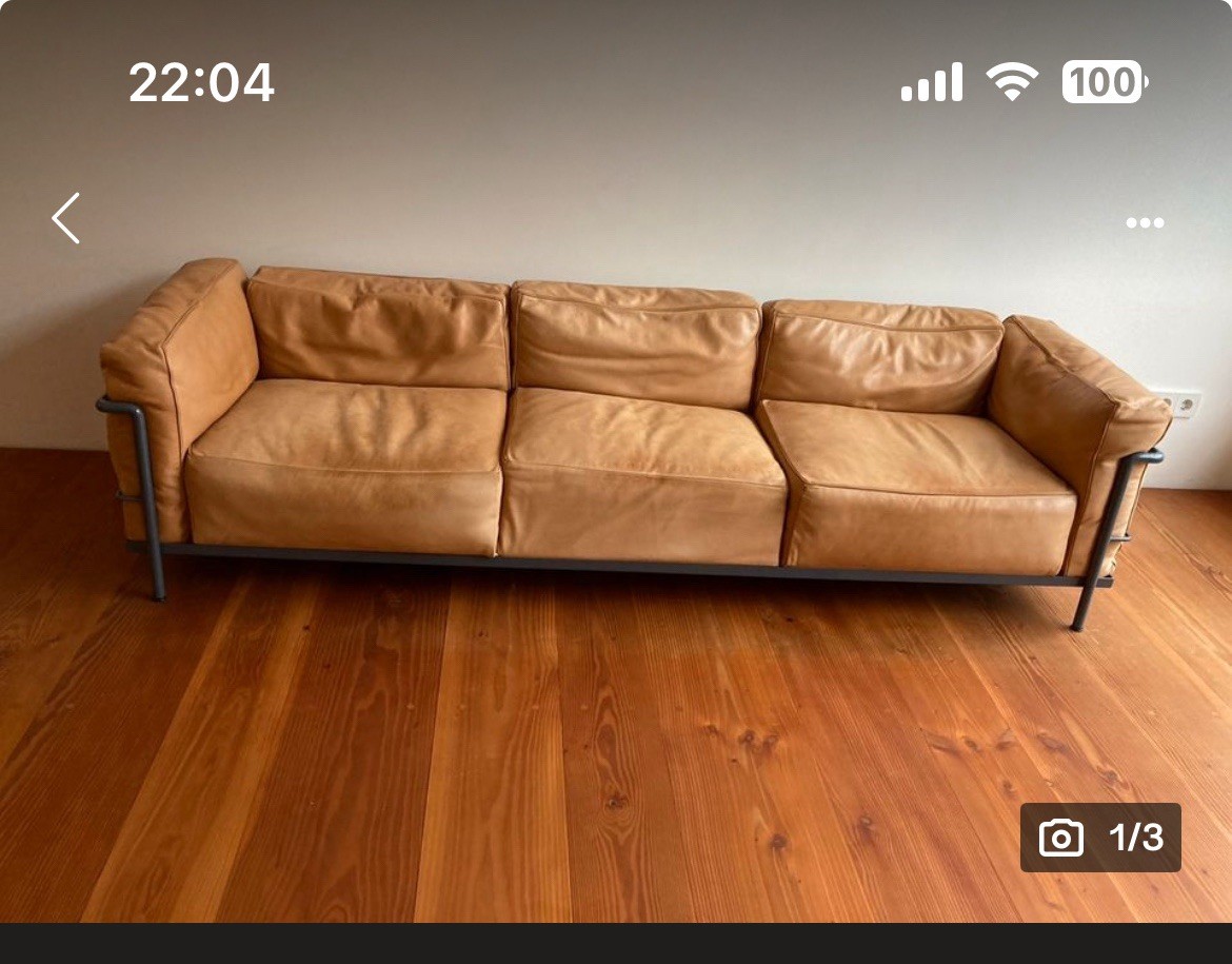 Selling my Le Corbusier LC3 sofa by Cassina in beautiful cognac leather.