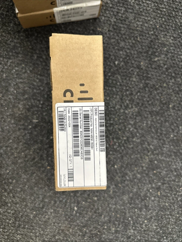 Módulo de memoria DRAM 16 GB Cisco (NXK-MEM-16 GB) - Actualización de memoria de servidor Foto 2 de 4