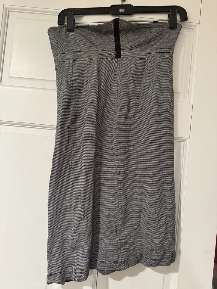 Falda yoana baraschi talla 4 negra excelente estado usada Foto 2 de 4