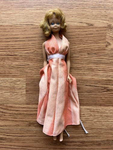 ANCIENNE BARBIE MIDGE des années 1960'. Poupée mannequin vintage. EUR 68,00 - FR