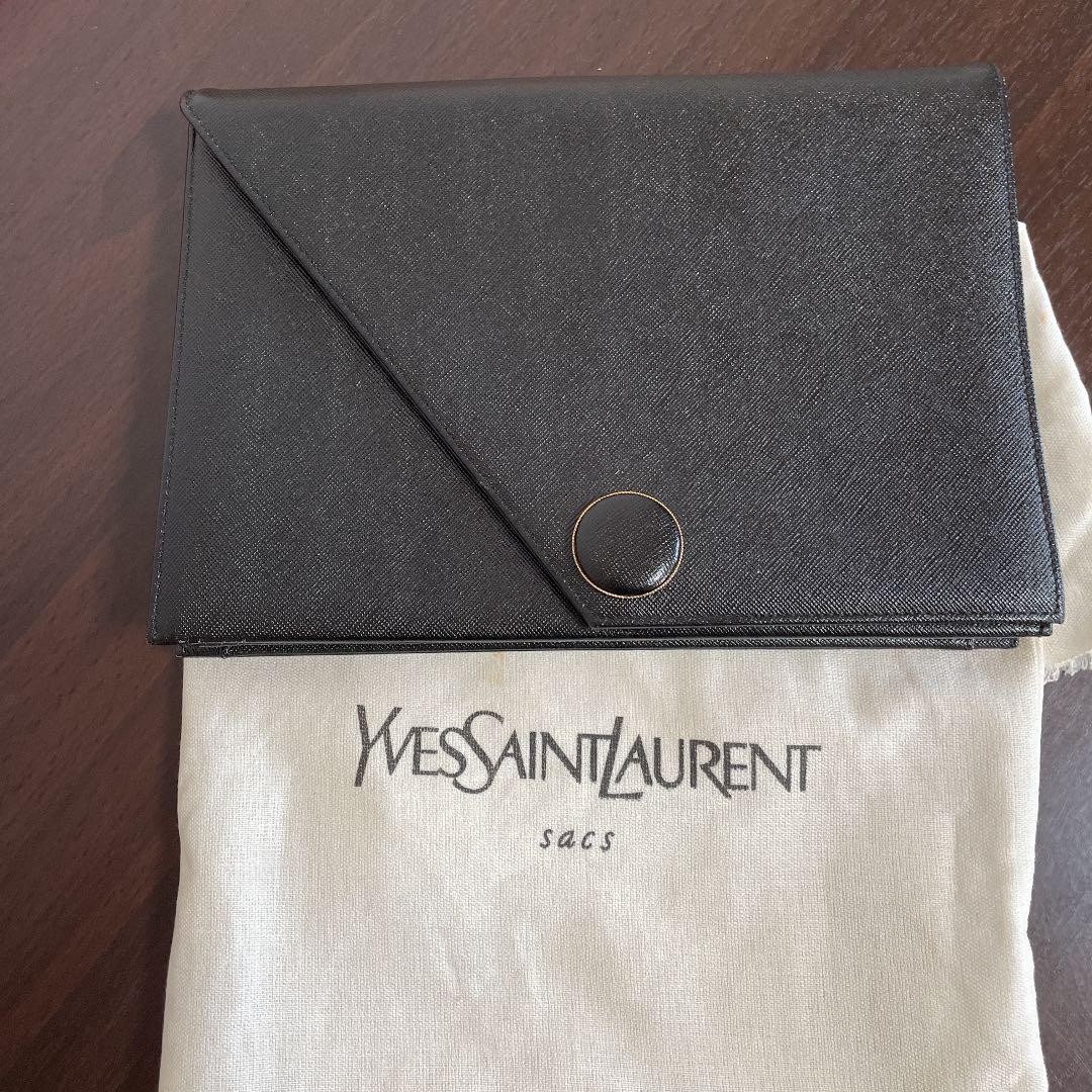 SAINT LAURENT s borsa