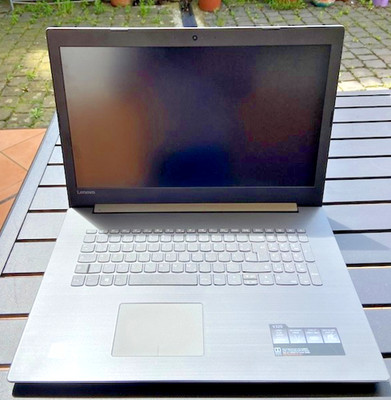 Laptop Lenovo V320-17  LCD-Größe: 17,3 Zoll mit i3-7,  8 GB;  mit Tasche