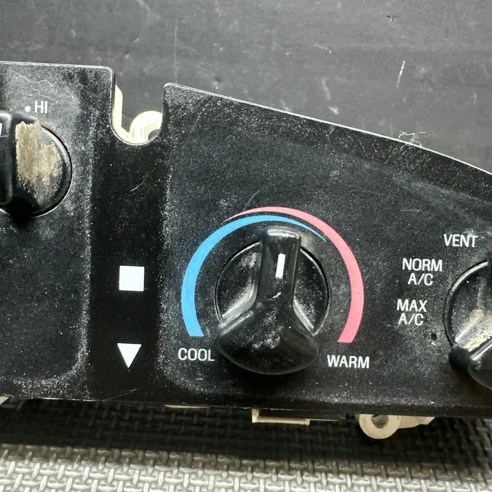 Ford Econoline E150 1998-2004 control manual de temperatura climatizado Foto 4 de 4