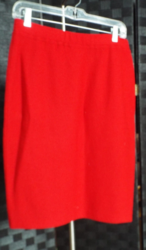 St. John Collection Marie Gray Red Santa Knit Elastic Waist Pencil Skirt Size 8 - Picture 2 of 4
