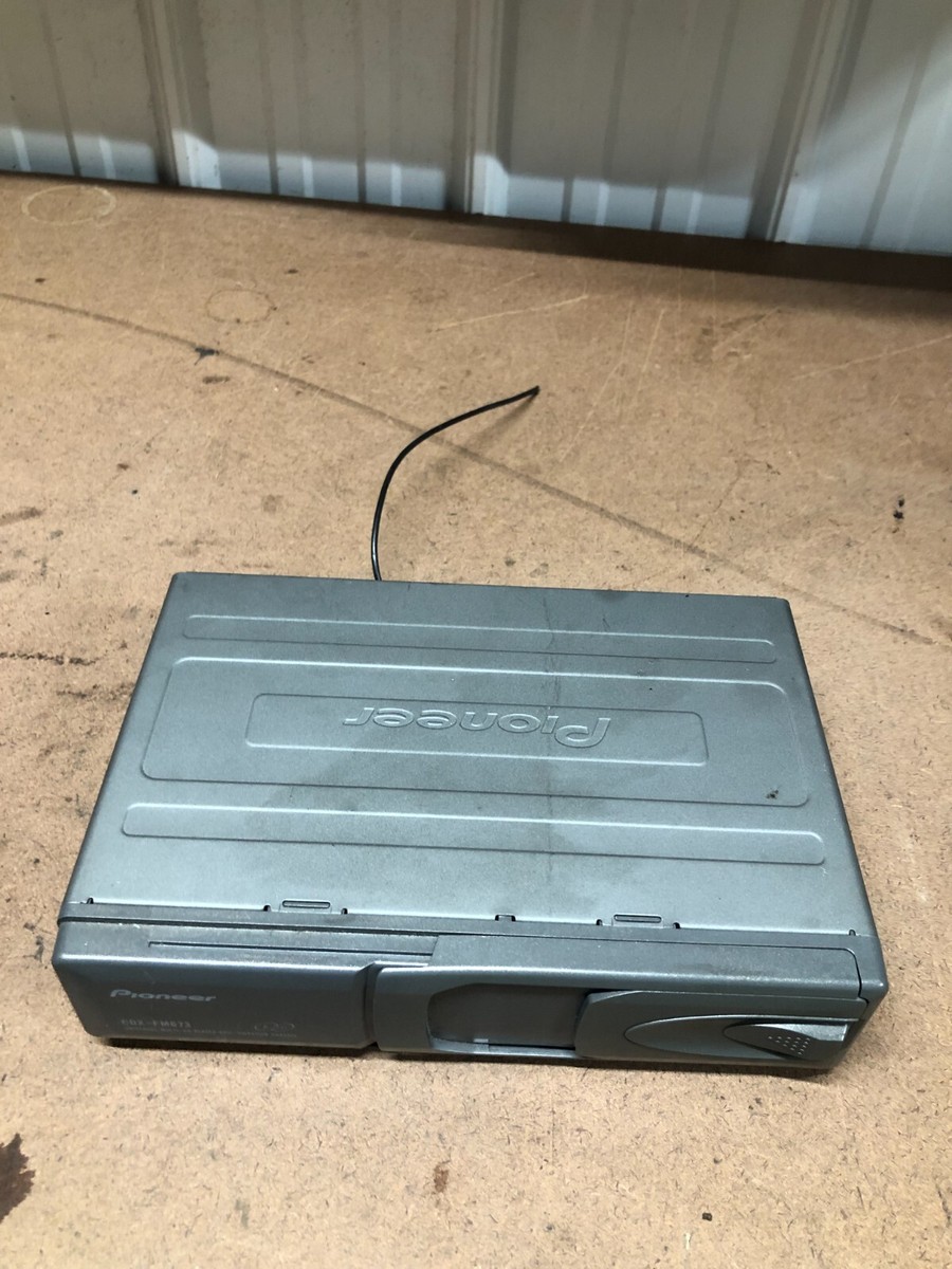 Pioneer CDX-FM673 6-Disc Universal Multi-CD Changer System No