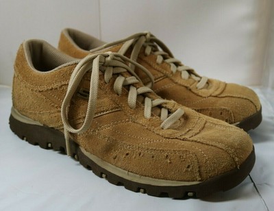camel colored tennis shoes