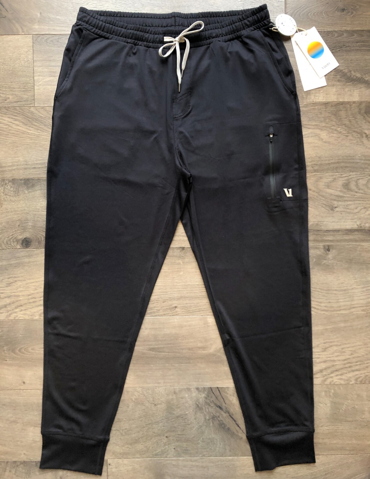 NEW Men's Vuori Sunday Performance Joggers Size L in Black / Athletic