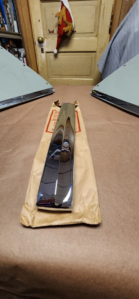 Nuevo de Lote Antiguo 1948 Serie Oldsmobile "98" Visera Cadet BONITO RARO 982486 Foto 3 de 4