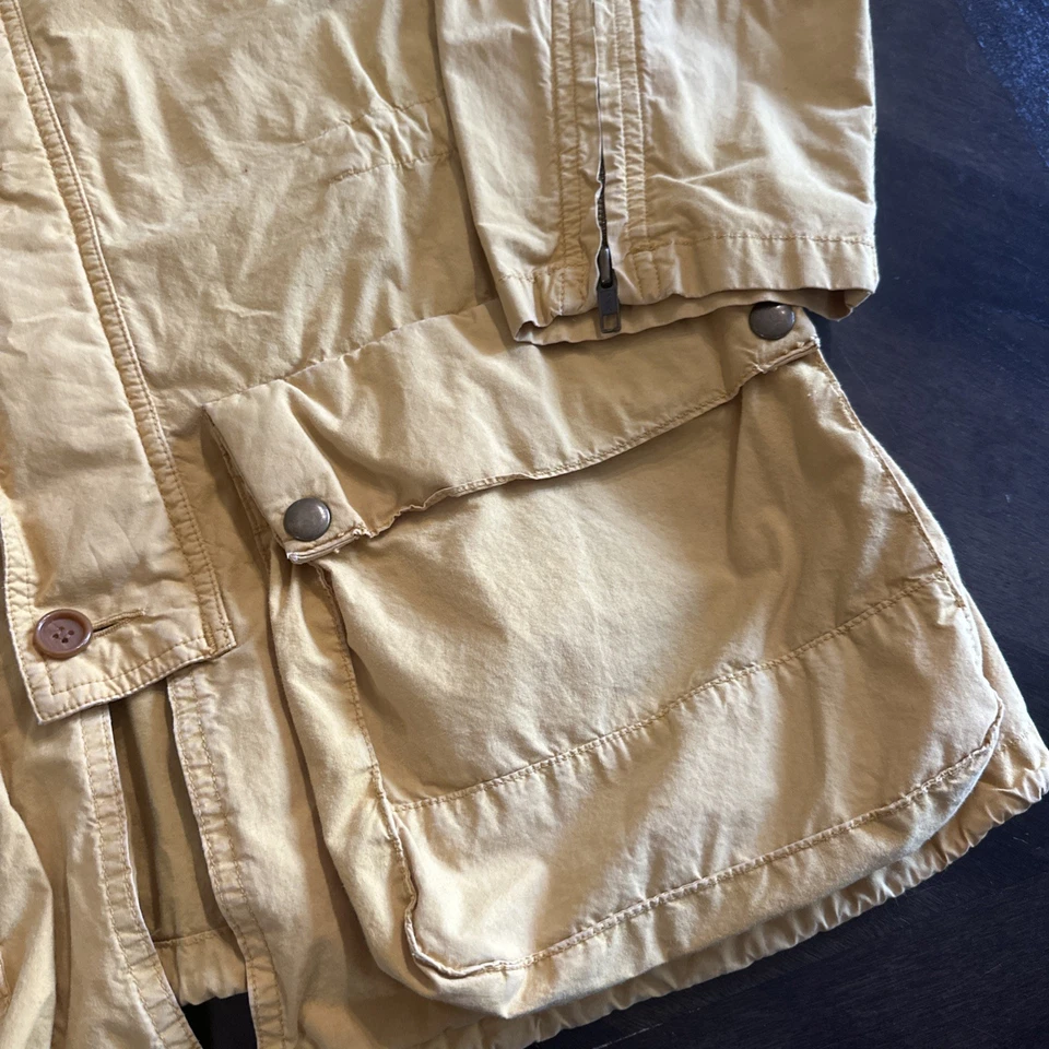 Chaqueta utilitaria ligera pequeña Gap para hombre de colección botón amarillo botón cremallera botón Foto 4 de 4