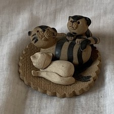 Studio Pottery Ceramic Cat Family On 2.5 Inch Textured Rug