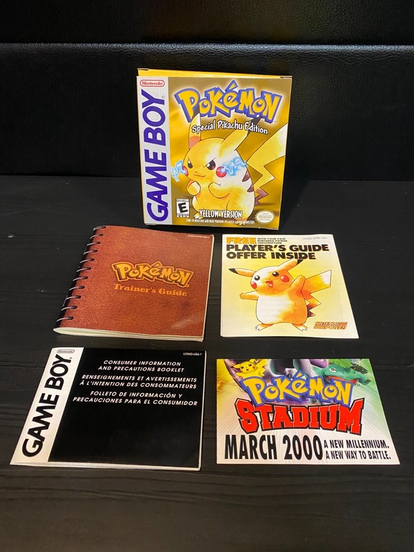 Nintendo Game Boy Pokemon Yellow Version Special Pikachu Edition - BOX & INSERTS