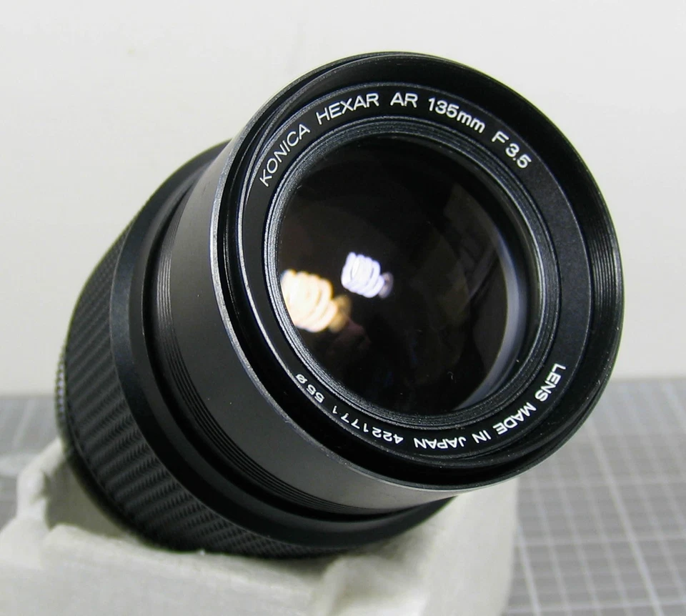 Teleobjetivo Konica Hexar AR 135mm f3.5 con estuche Japón Foto 3 de 4