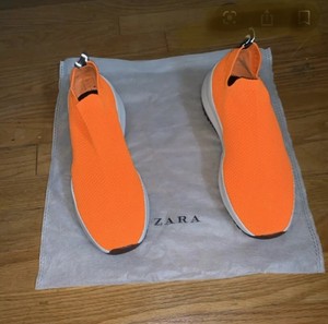 pull orange zara