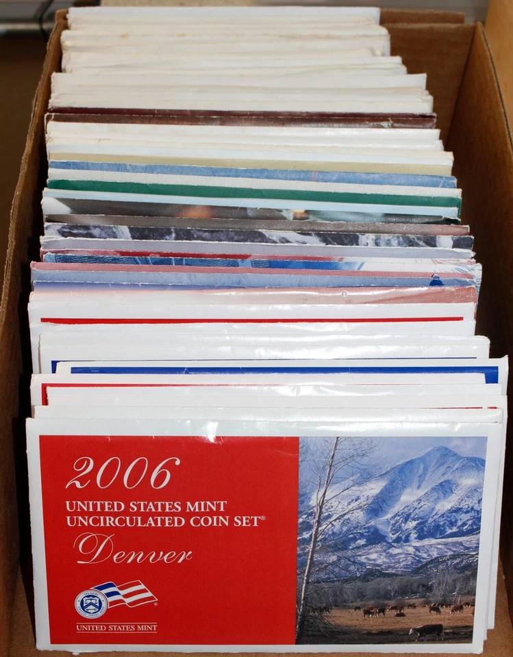 1968 thru 2006 P and D Annual Uncirculated US Mint Coin Sets Lot No 1982 or 1983 - Image 2 of 4