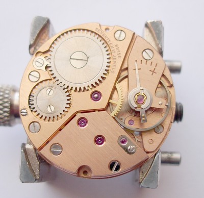 320 PESEUX - SERVICED RUNS KeepTime SWISS watch movement 4 WATCHMAKERS -  Part | eBay