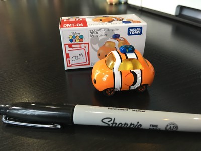 DISNEY MOTORS DMT-05 FINDING NEMO TAKARA TOMY DIECAST CAR
