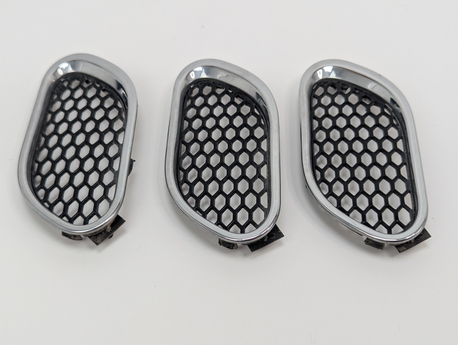 Maserati Quattroporte 2003-2012 Right Vent grilles Set P/N 69283200