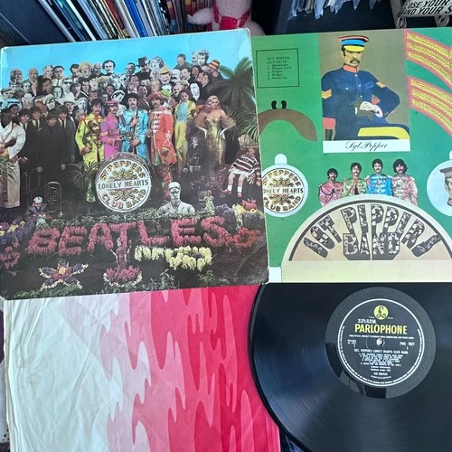 The Beatles ‎Sgt. Pepper's  1967 Mono vinyl LP, RARE WIDE SPINE, complete