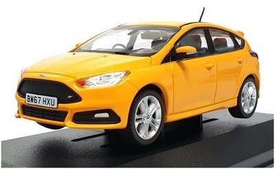 Vanguards 1/43 Scale VA15302 - Ford Focus Mk3 ST - Tangerine Scream