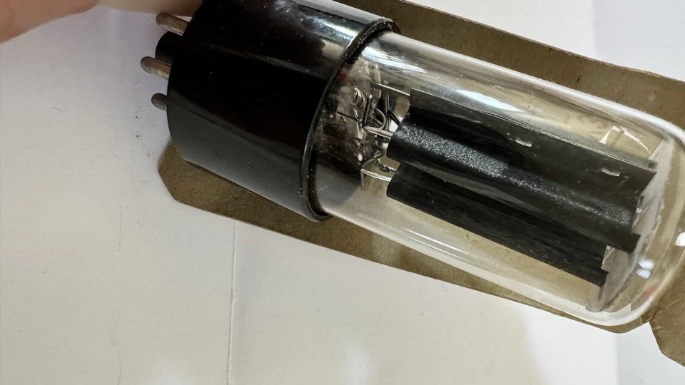 NOS Channel Master  5Y3, 5Y3GT Black PLATES Bottom Foil D Getter RECTIFIER - Image 2 of 4