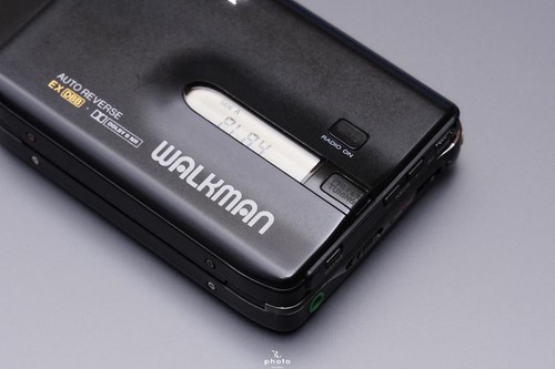 SONY WALKMAN FM AM Radio Cassette Player WM-FX70 Betrieb bestätigt - Bild 3 von 6