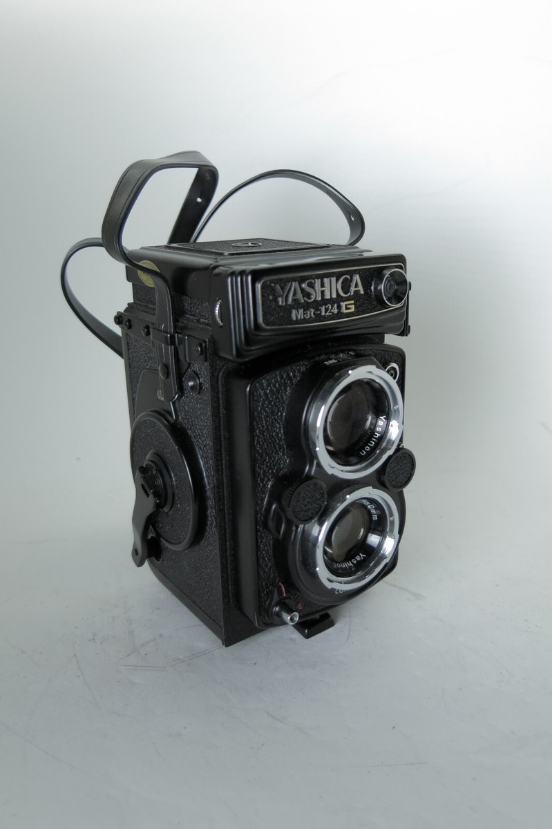 Yashica Mat 124G TLR Camera Complete With Case and Extras Yashica Mat 124G TLR Camera Complete With Case and Extras