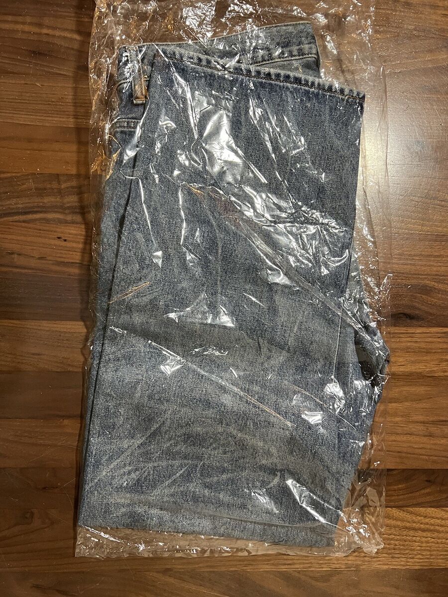 Supreme DISTRESSED LOOSE FIT SELVEDGE JEAN Size 34 in Washed Supreme DISTRESSED LOOSE FIT SELVEDGE JEAN Size 34 in Washed
