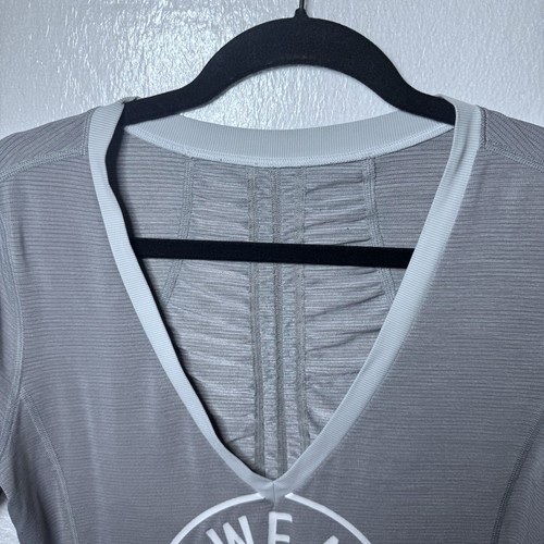 Lululemon Size 6 Sweat Life Gray Athletic V-Neck Running Shirt Ruched Graphic - Picture 9 of 10