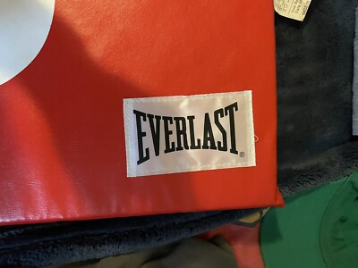 Supreme Everlast Folding Exercise Mat Red FW17 (SUPD009) One Supreme Everlast Folding Exercise Mat Red FW17 (SUPD009) One