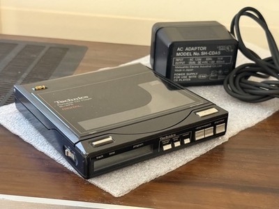 Technics SL-XP5 Portable Compact Disc Player and SH-CDA5 Power